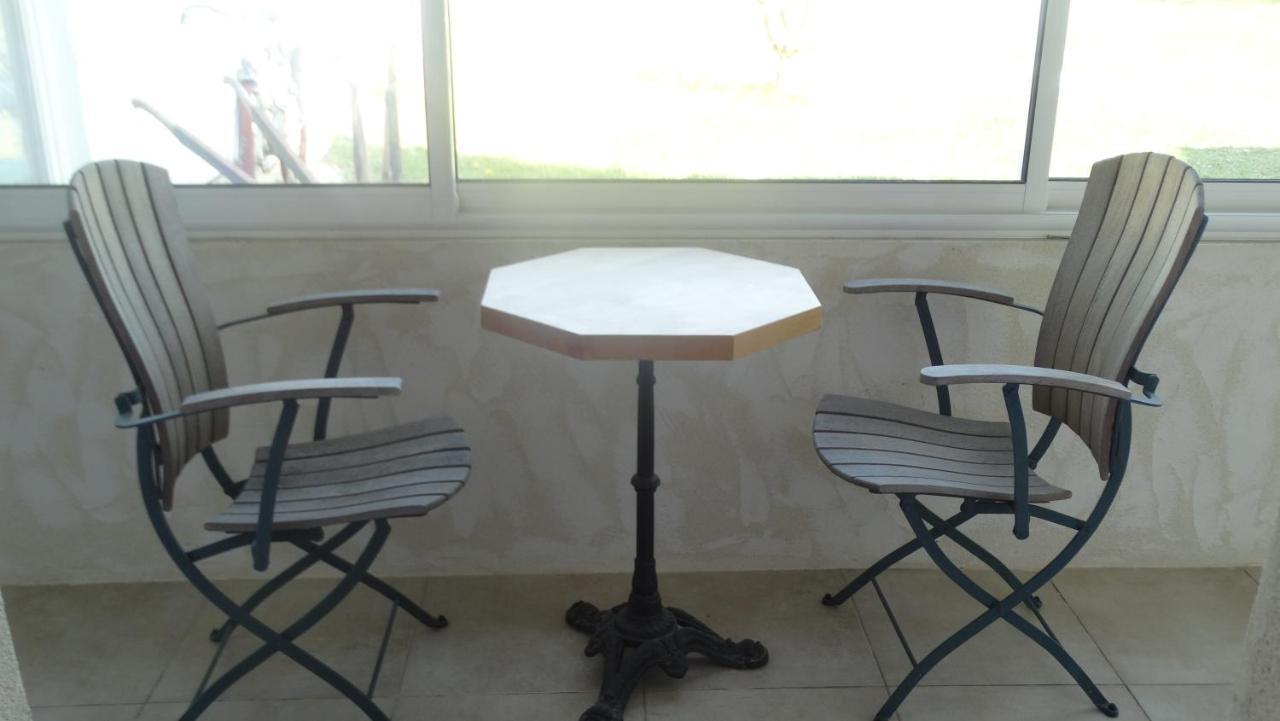 Bed and Breakfast Les Glycines Cheyssieu Номер фото
