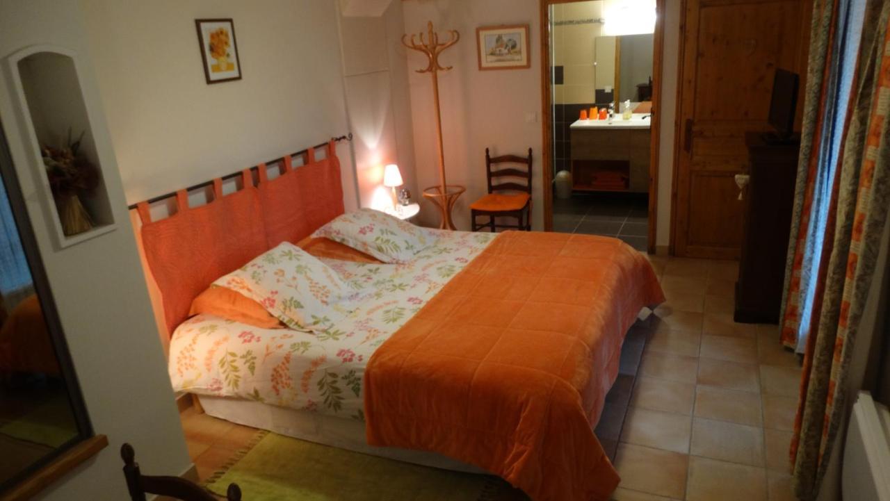 Bed and Breakfast Les Glycines Cheyssieu Екстер'єр фото