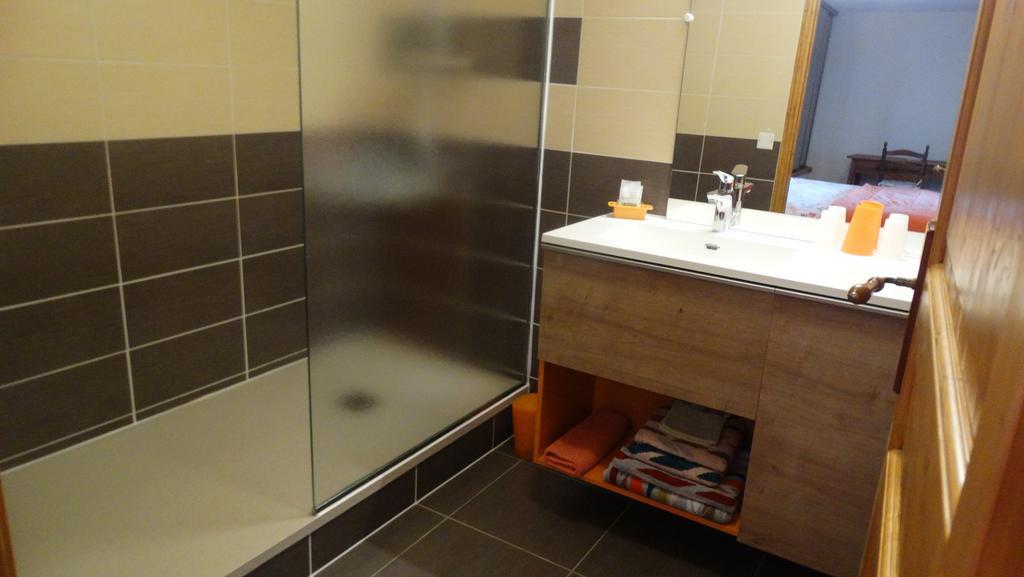 Bed and Breakfast Les Glycines Cheyssieu Номер фото