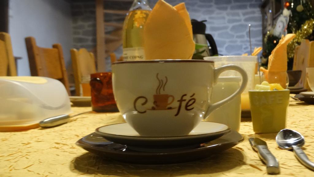 Bed and Breakfast Les Glycines Cheyssieu Екстер'єр фото